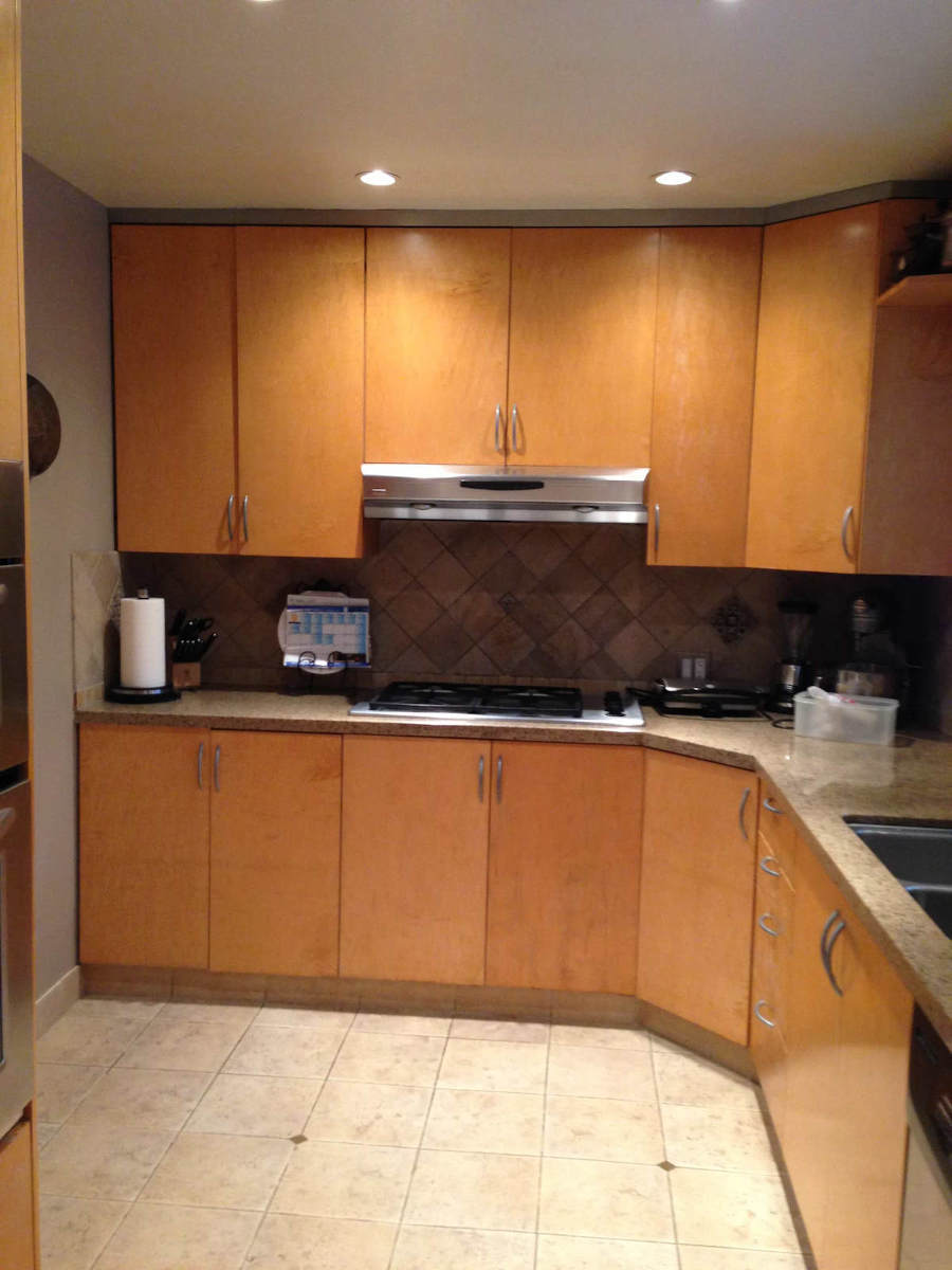 A before image of a kitchen at a house in Sherman Oaks, CA prior to remodeling by upscale Los Angeles design-build firm A-List Builders.