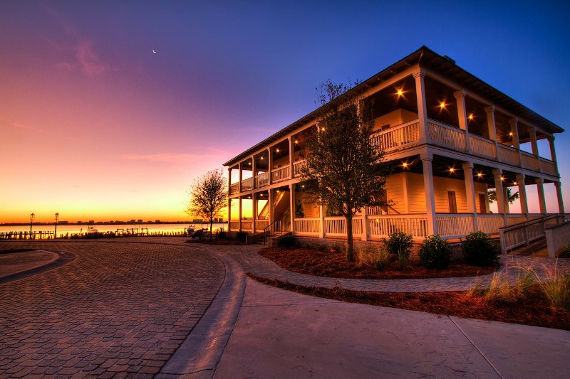 traditional-beach-house-design