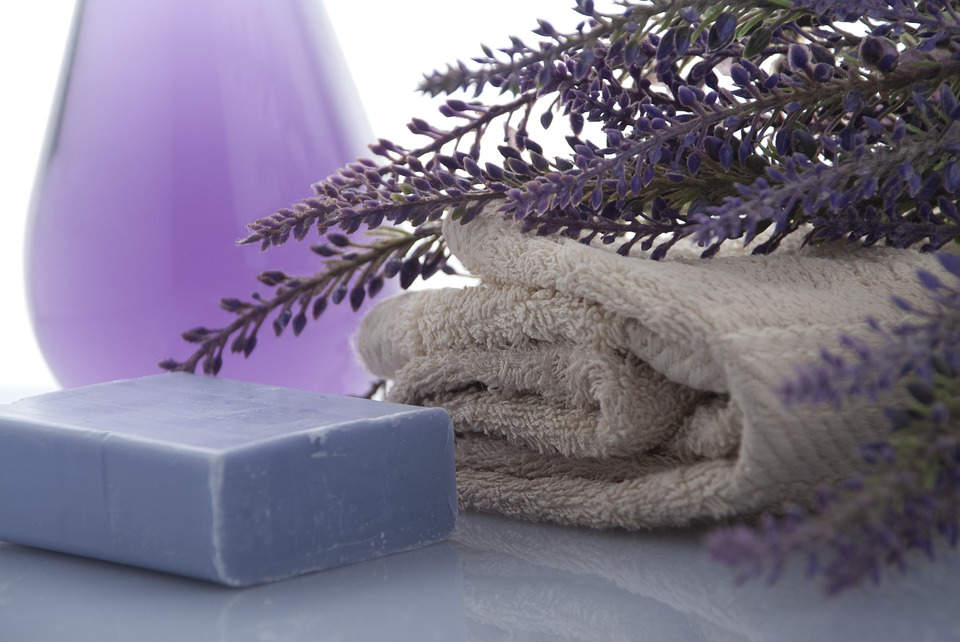 A lavender themed bathroom decor. Let A-List Builders handle your next home remodeling project. Serving all of Los Angeles!