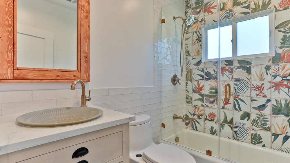 Kitchen remodel in Burbank, CA with new neutral toned backsplash tile and subway tile designs